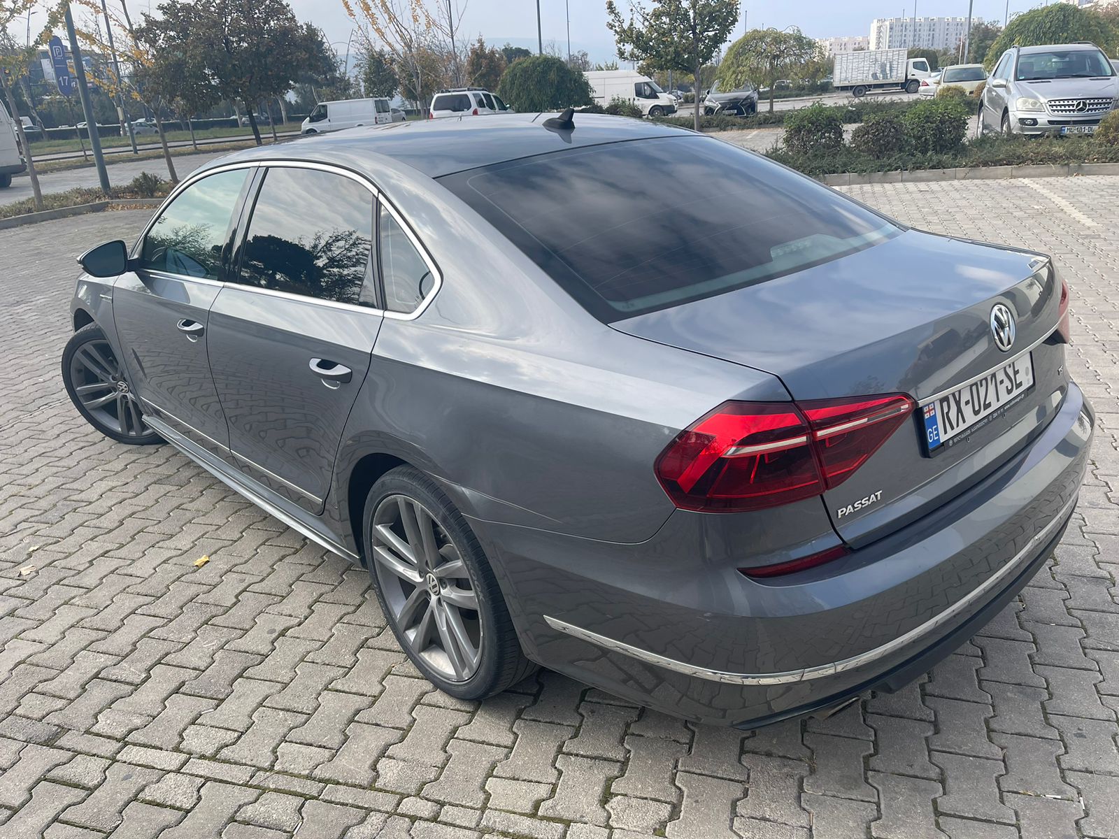 VOLKSWAGEN Passat