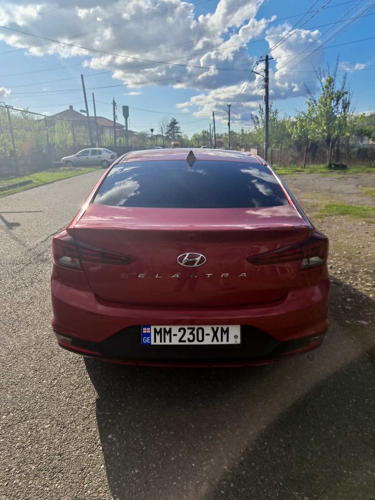 HYUNDAI Elantra