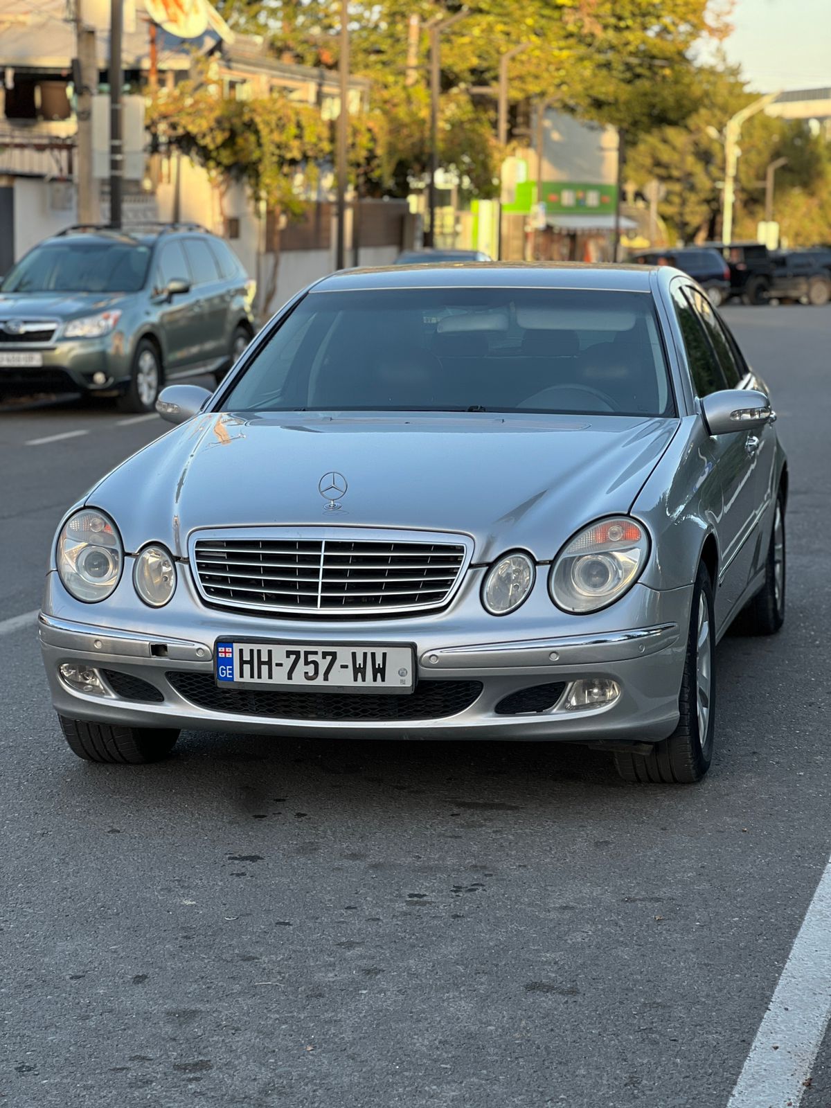 MERCEDES-BENZ E 220