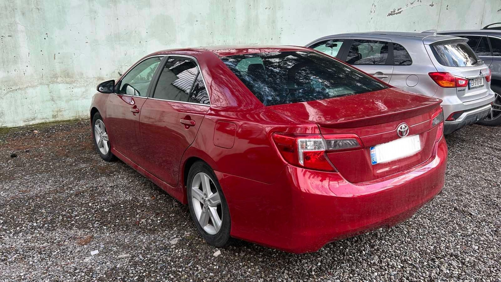 TOYOTA  Camry