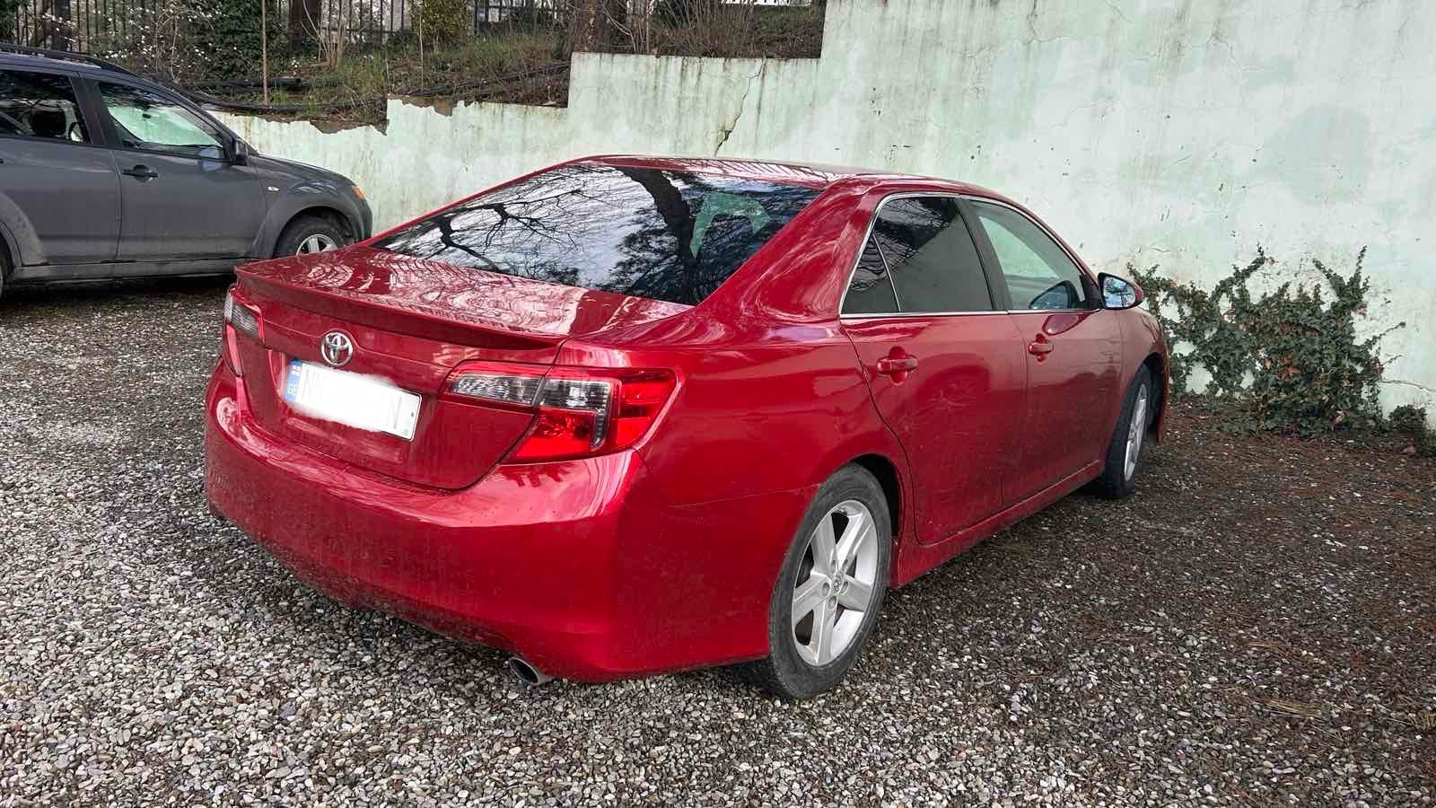 TOYOTA  Camry