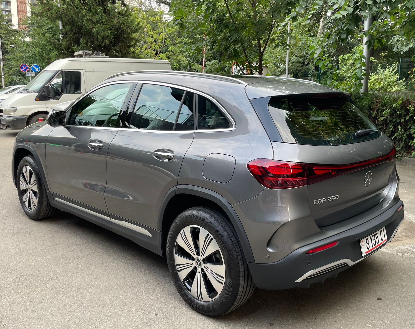 MERCEDES-BENZ EQA 250