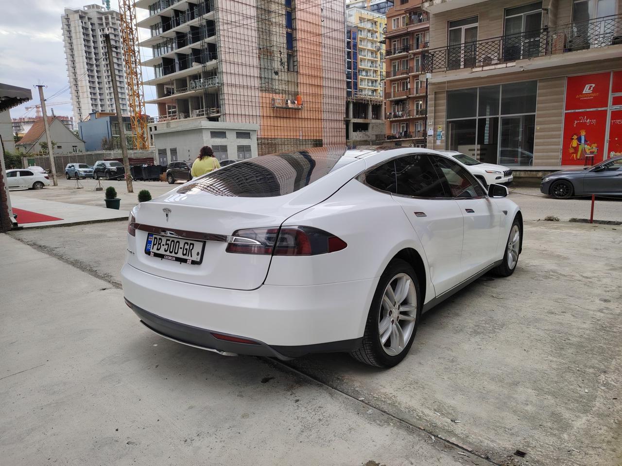 TESLA Model S