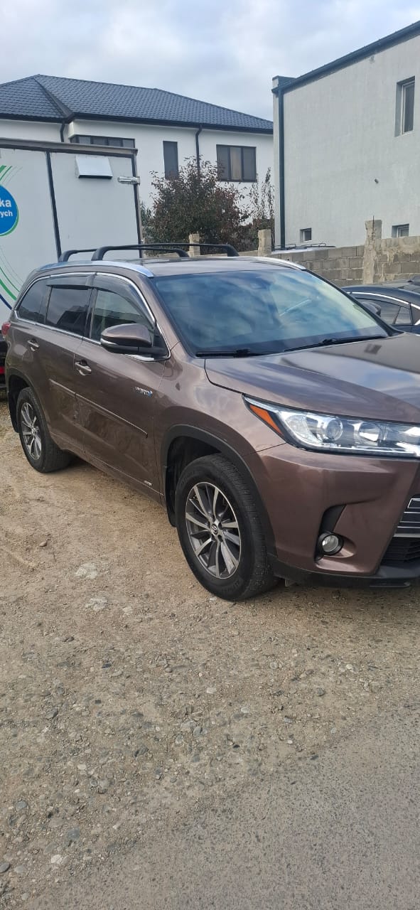 TOYOTA  Highlander