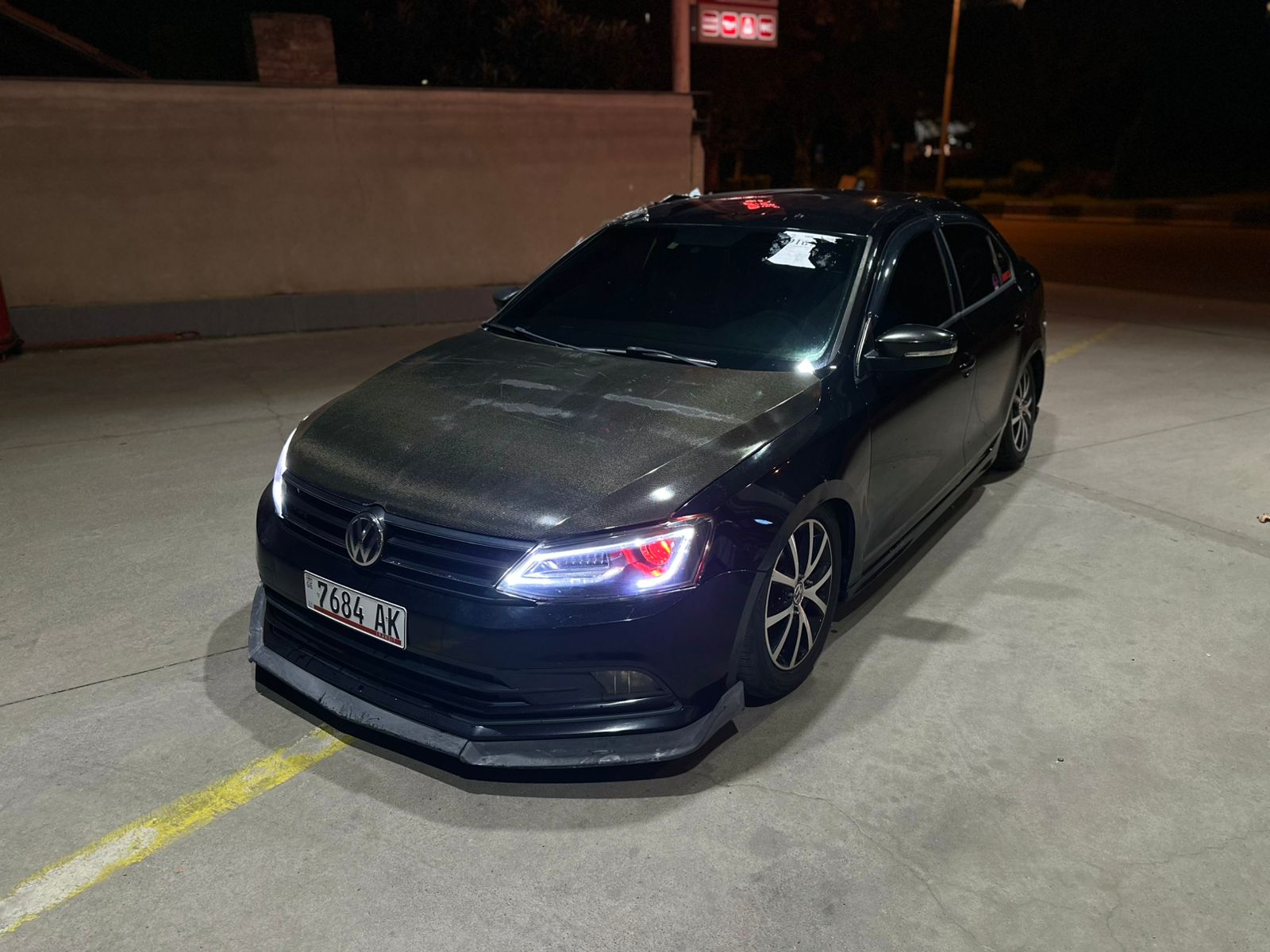 VOLKSWAGEN Jetta