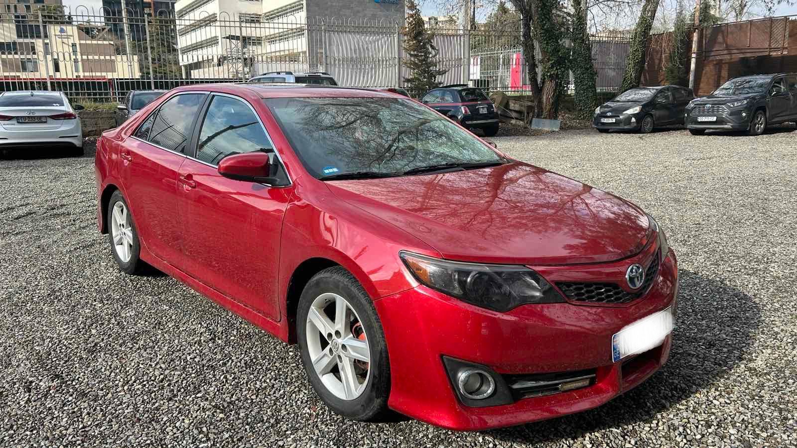 TOYOTA  Camry