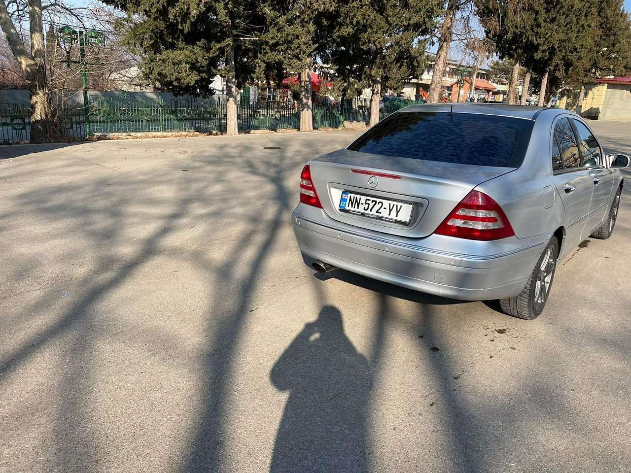 MERCEDES-BENZ C 320