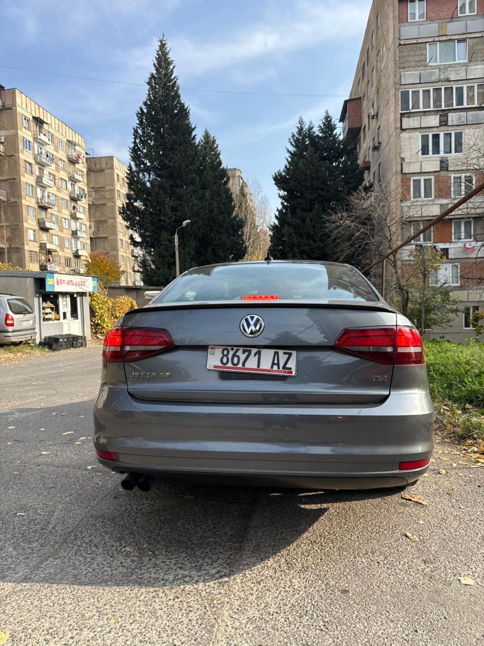 VOLKSWAGEN Jetta