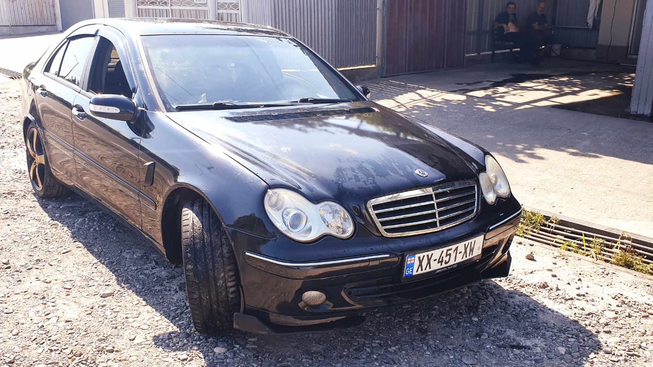 MERCEDES-BENZ C 230