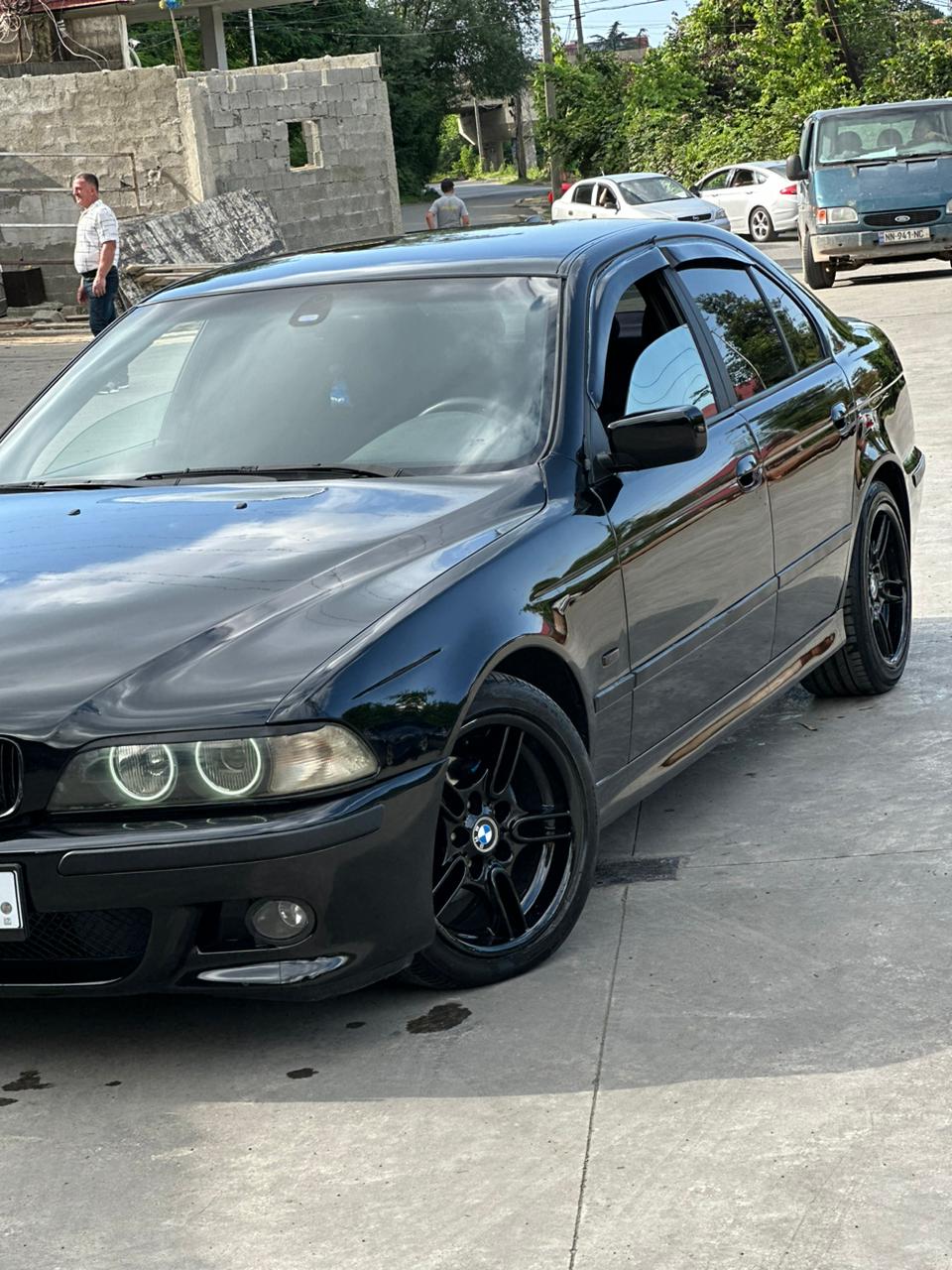 BMW 525