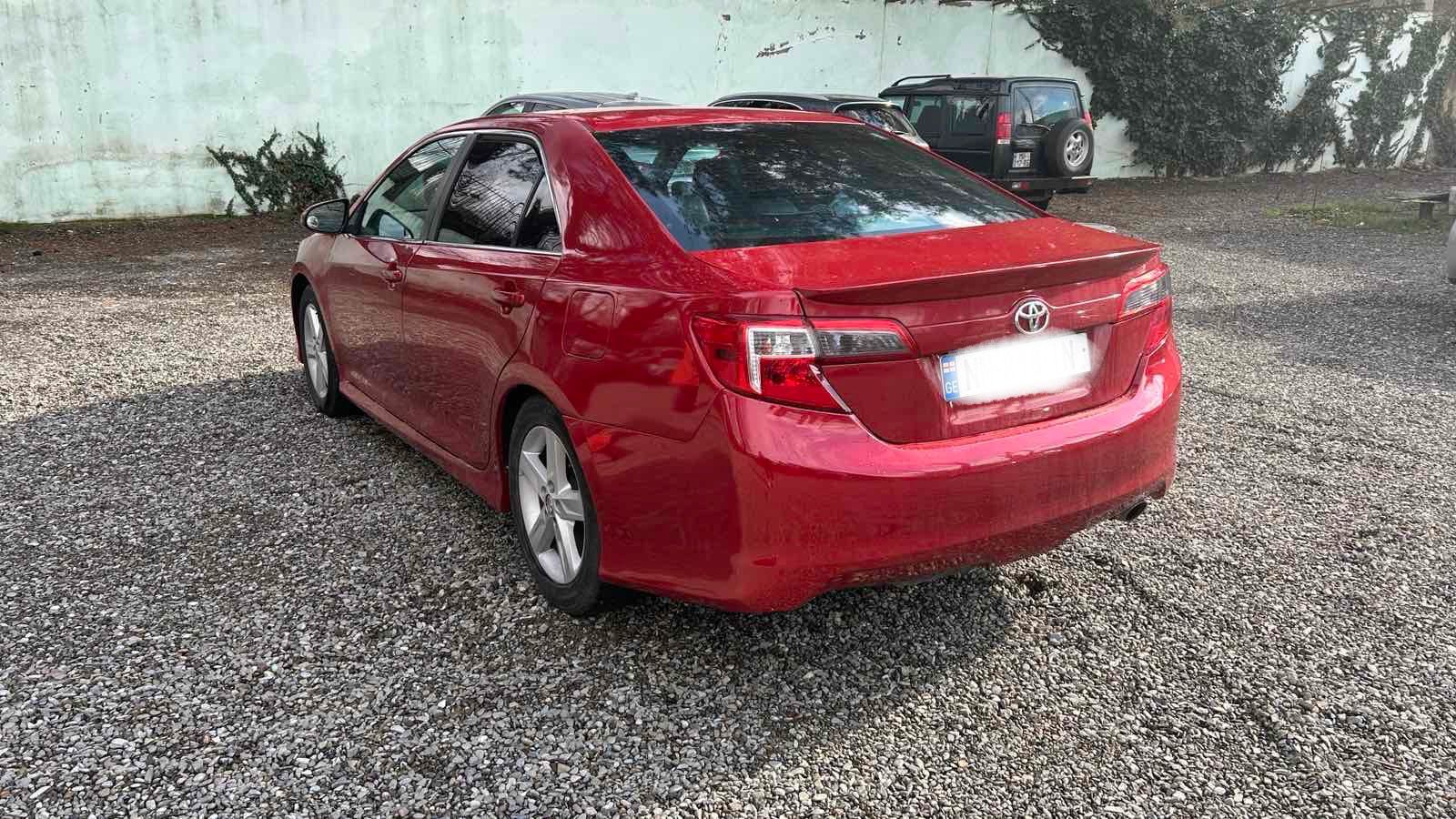 TOYOTA  Camry