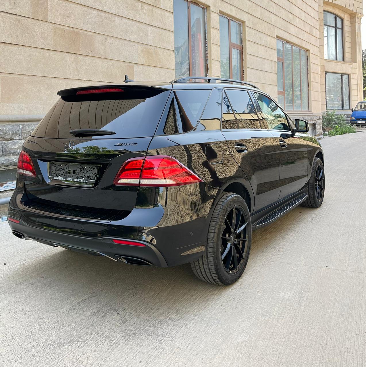 MERCEDES-BENZ GLE 350