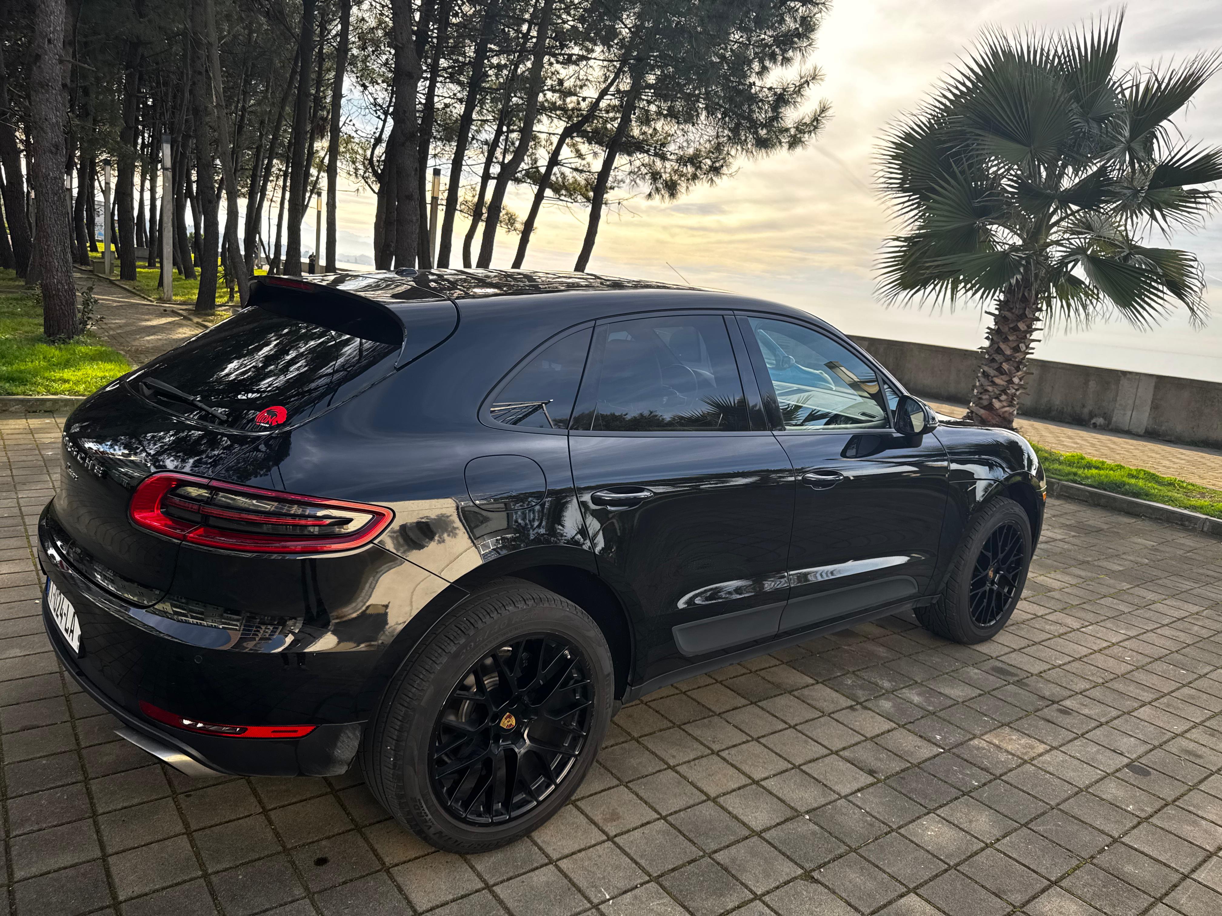 PORSCHE macan