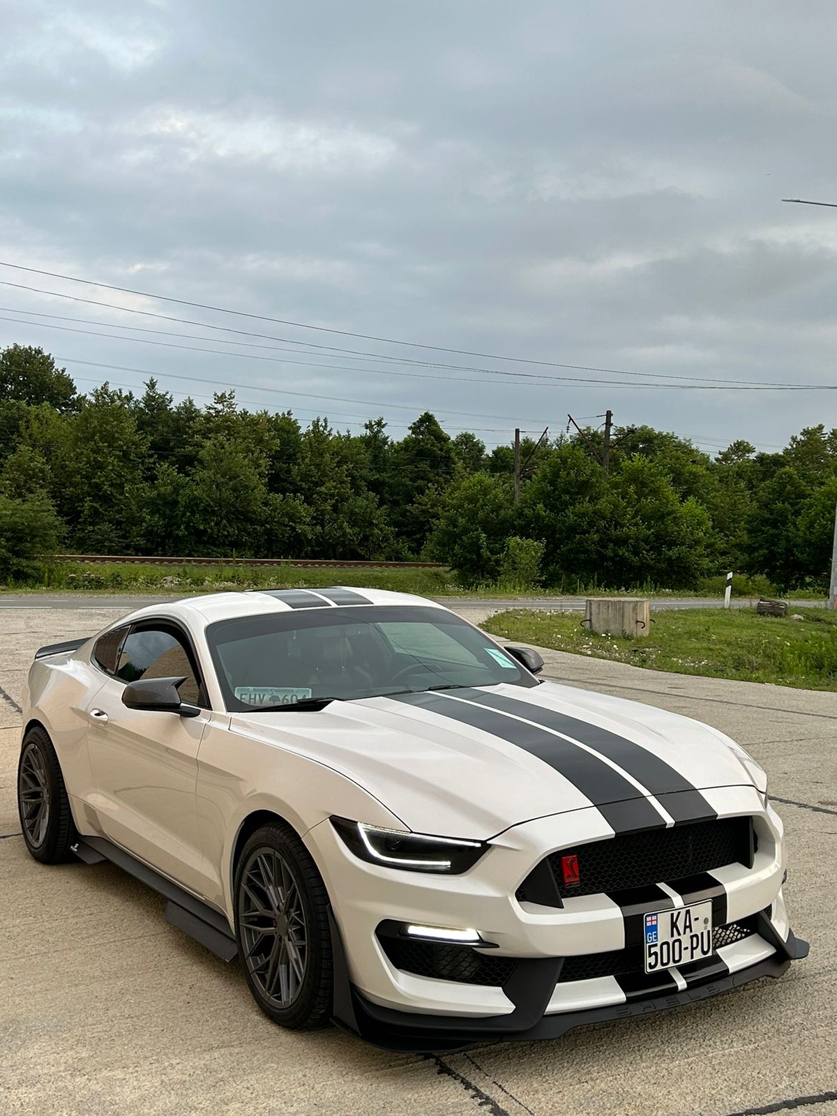 FORD Mustang