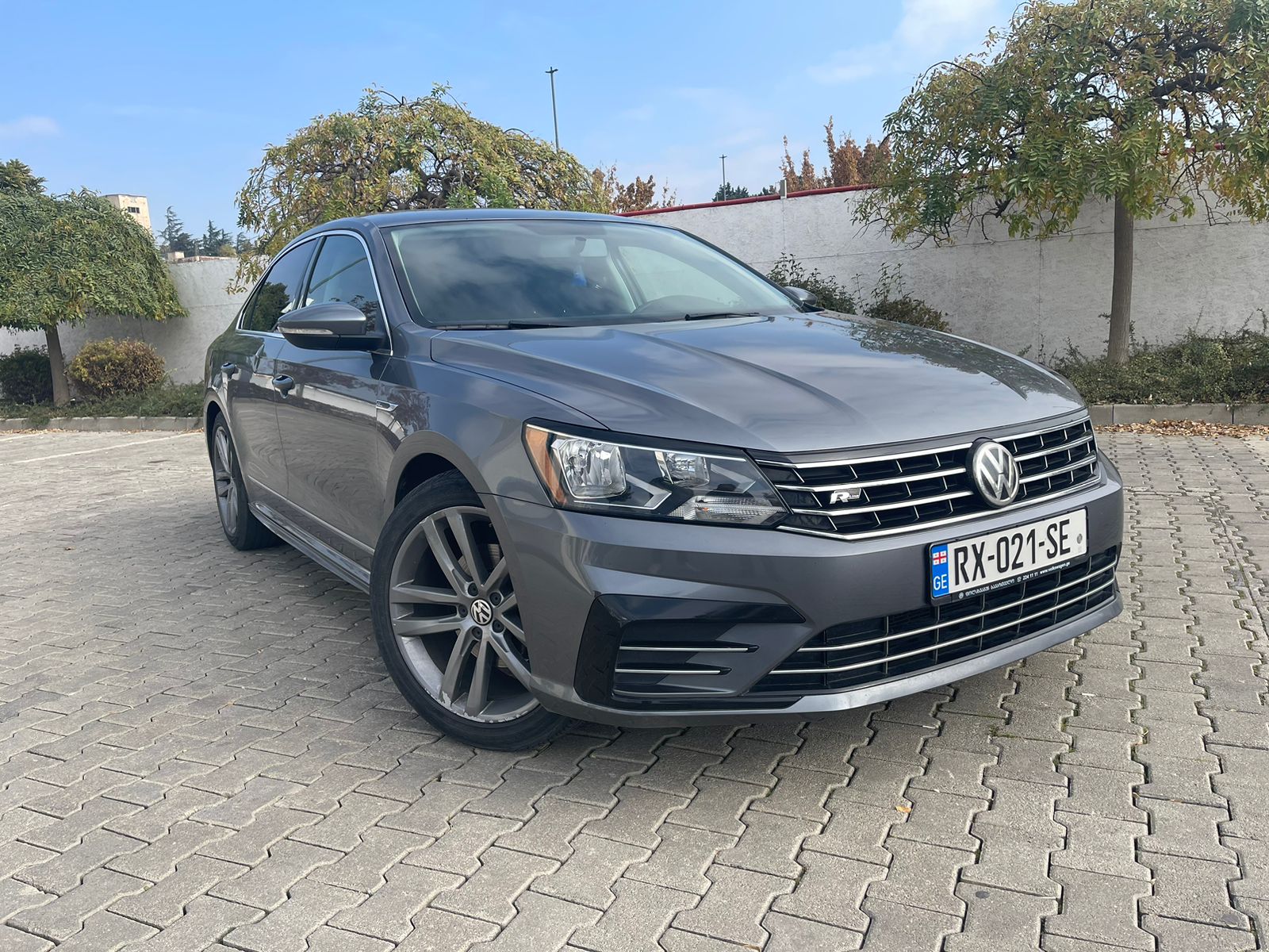 VOLKSWAGEN Passat