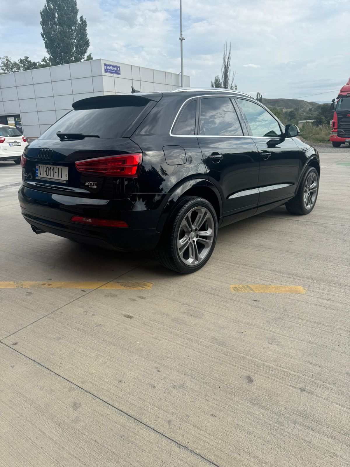 AUDI Q3