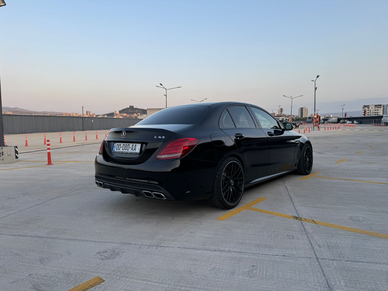 MERCEDES-BENZ C 63 AMG