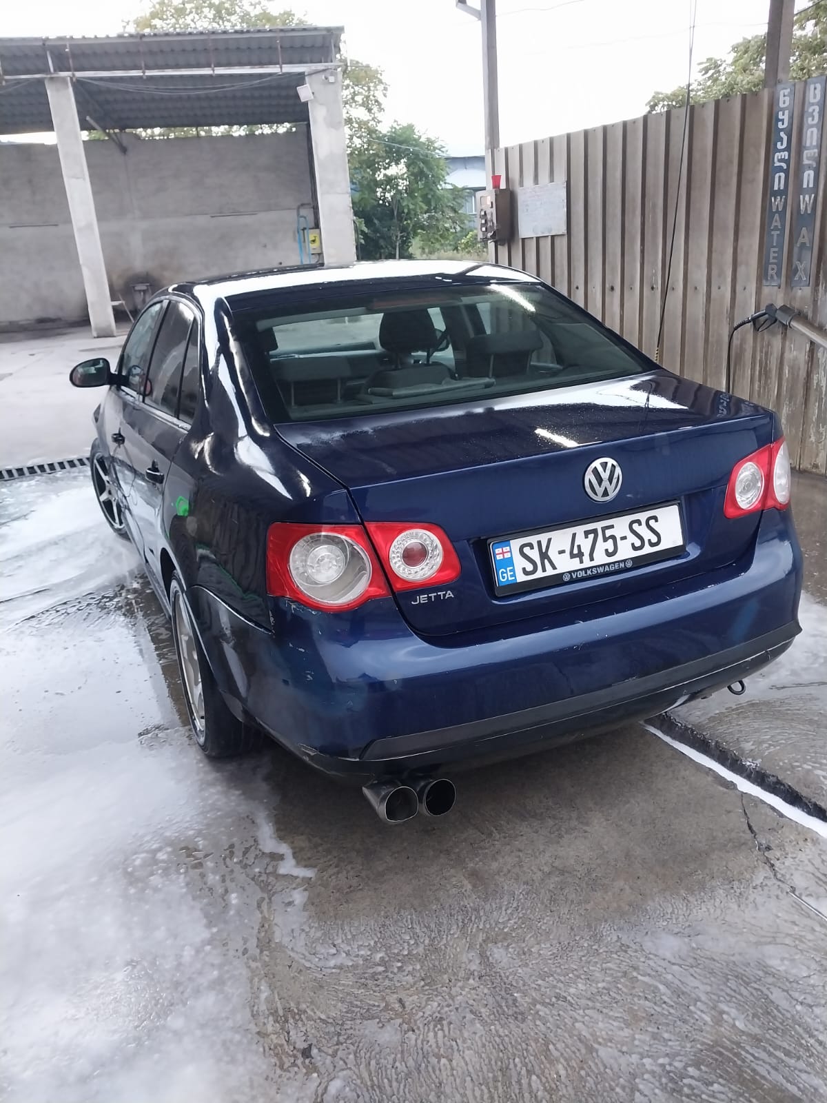 VOLKSWAGEN Jetta