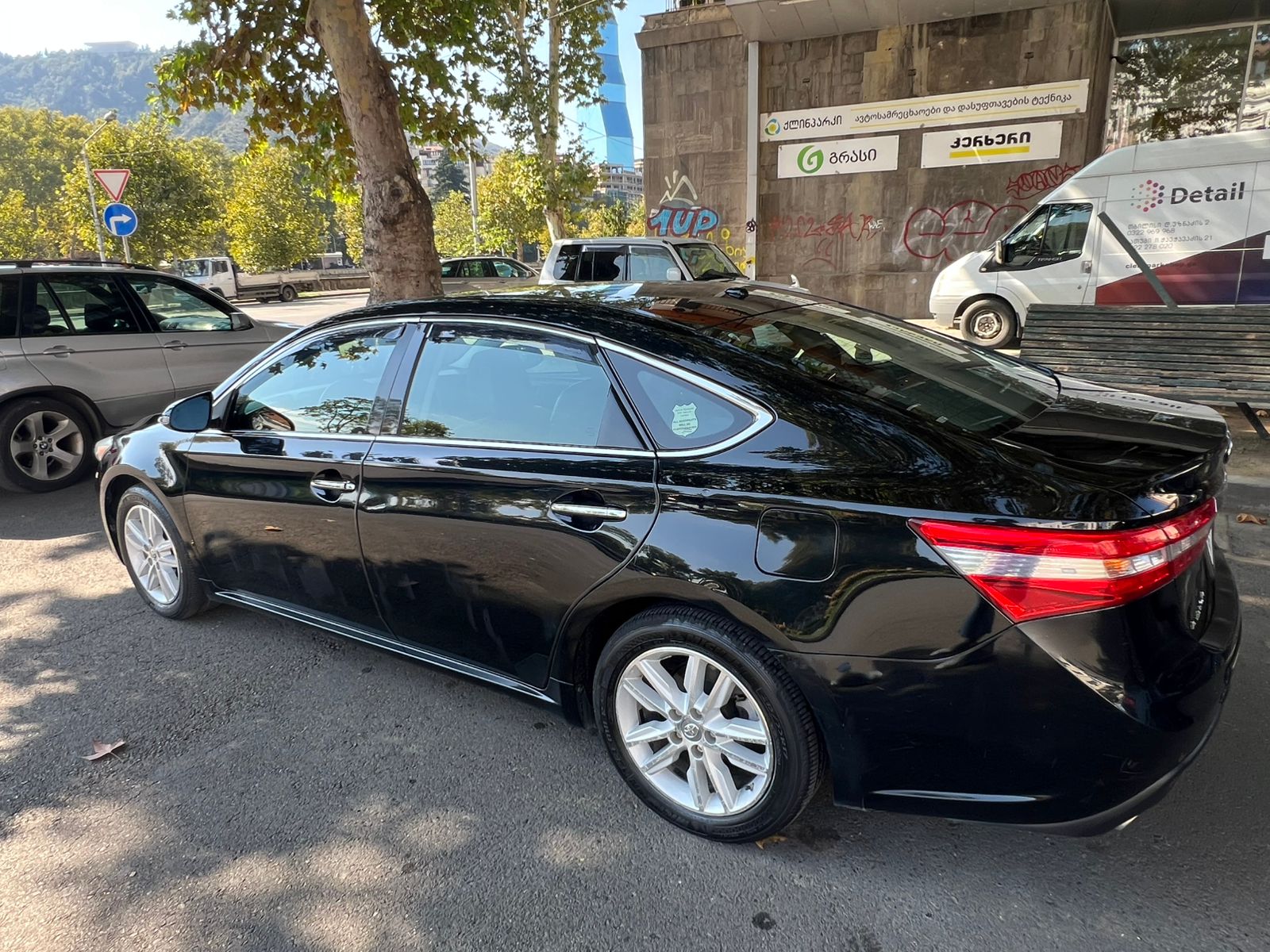 TOYOTA  Avalon