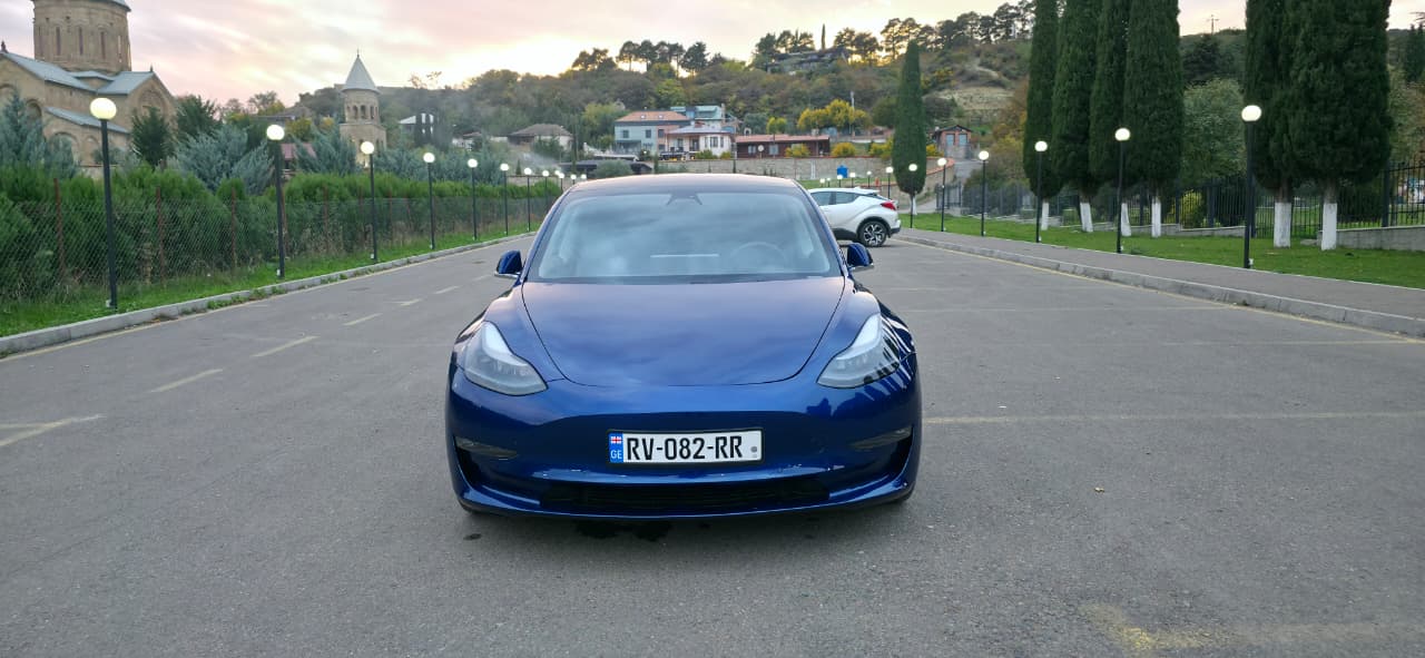 TESLA Model 3