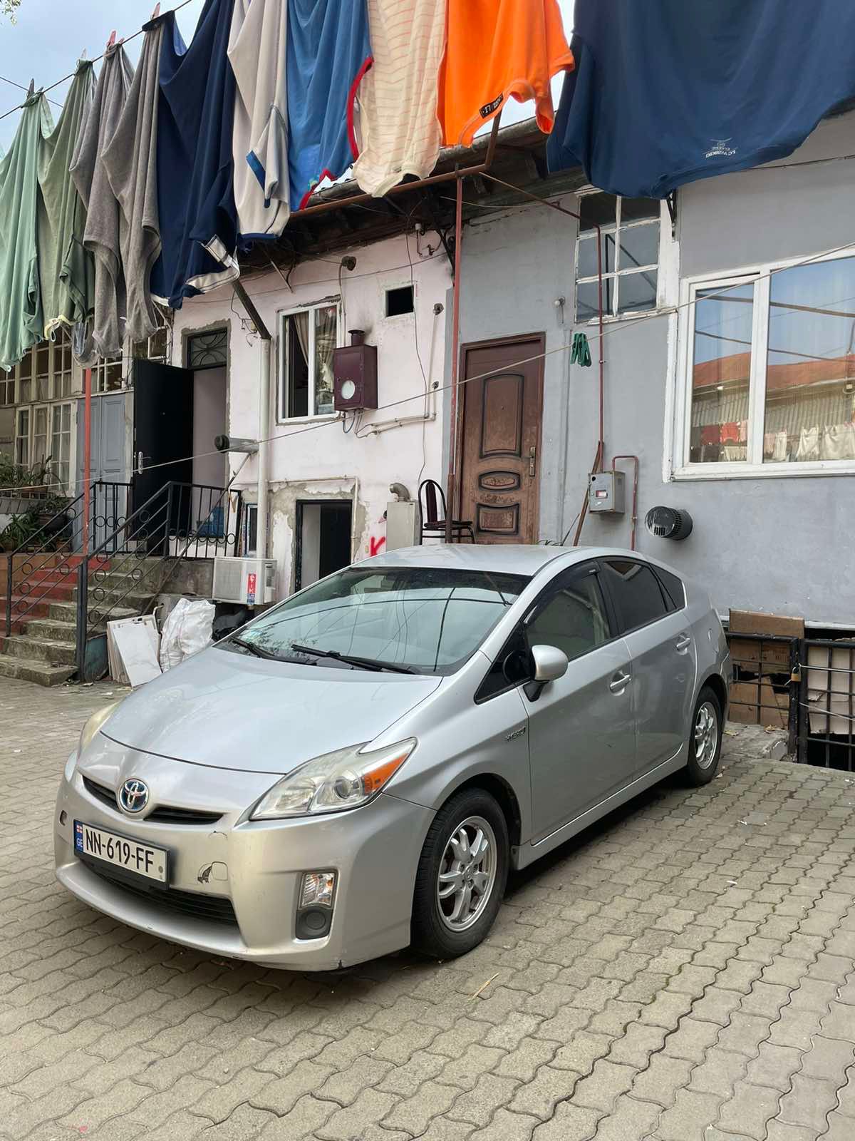 TOYOTA  Prius