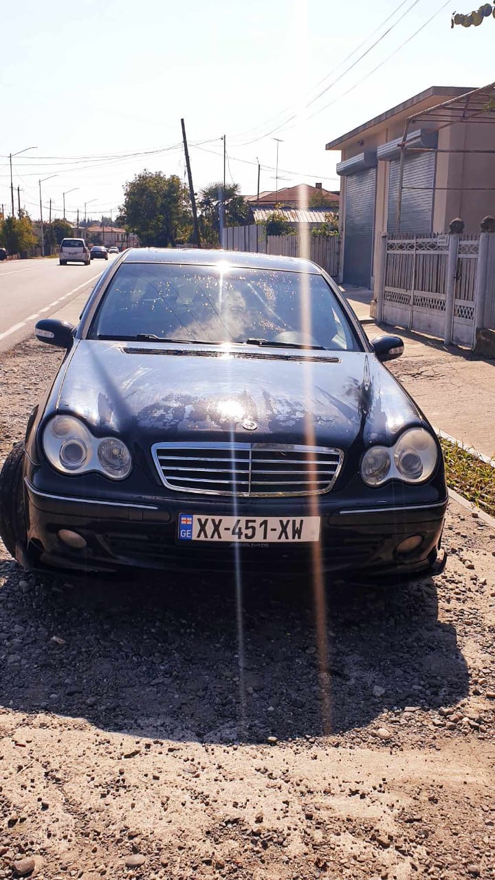 MERCEDES-BENZ C 230