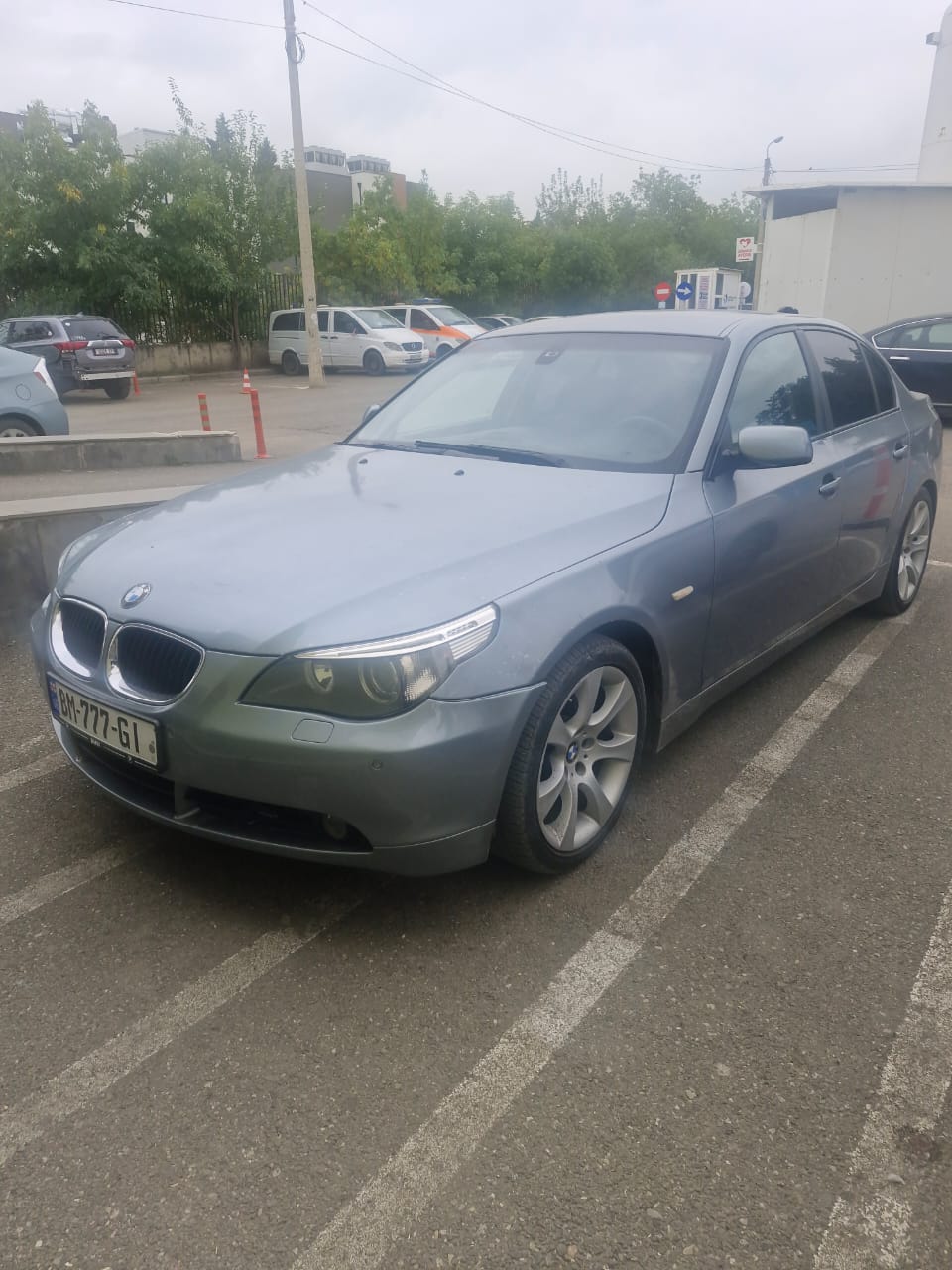 BMW 530