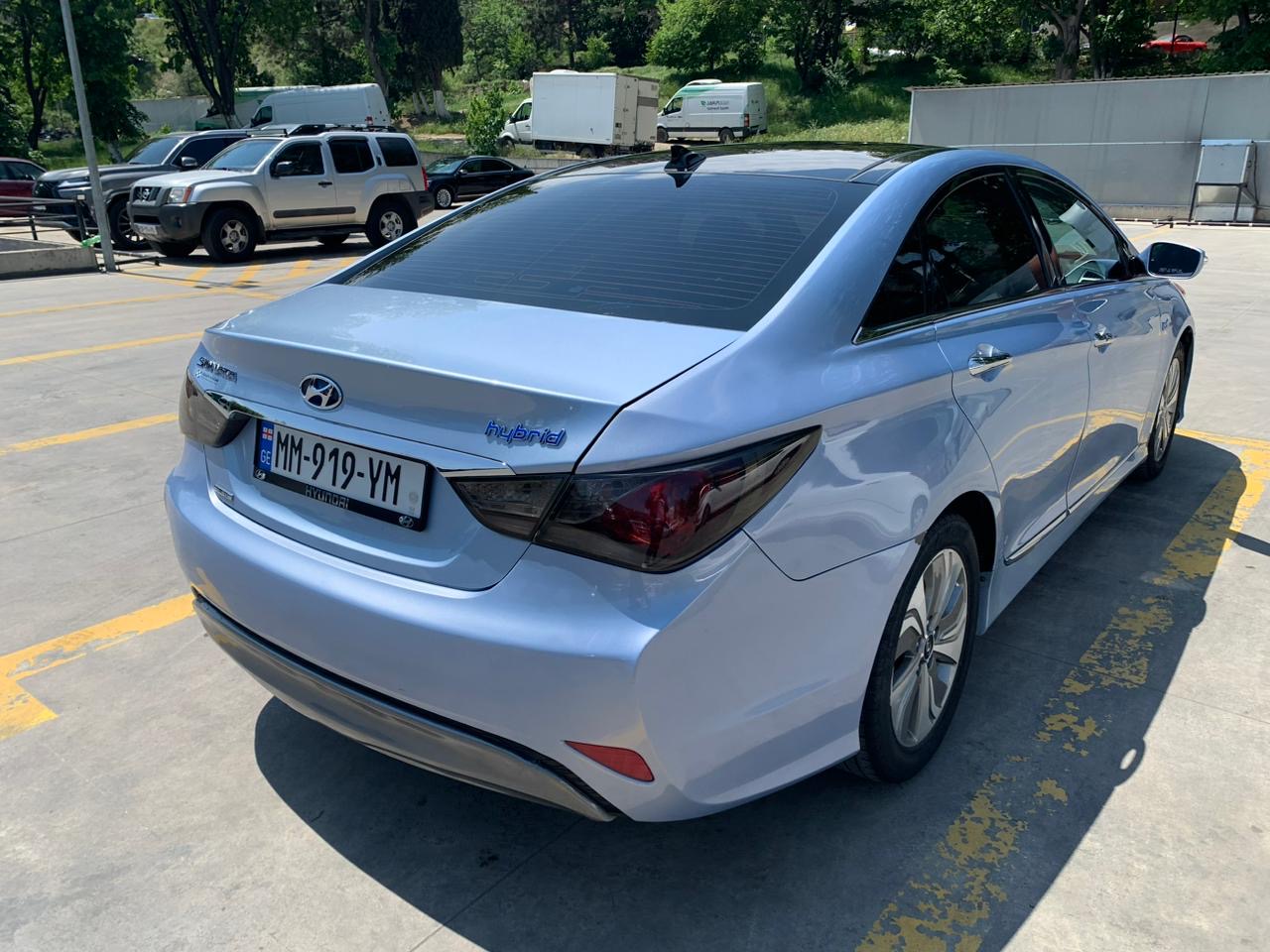 HYUNDAI Sonata