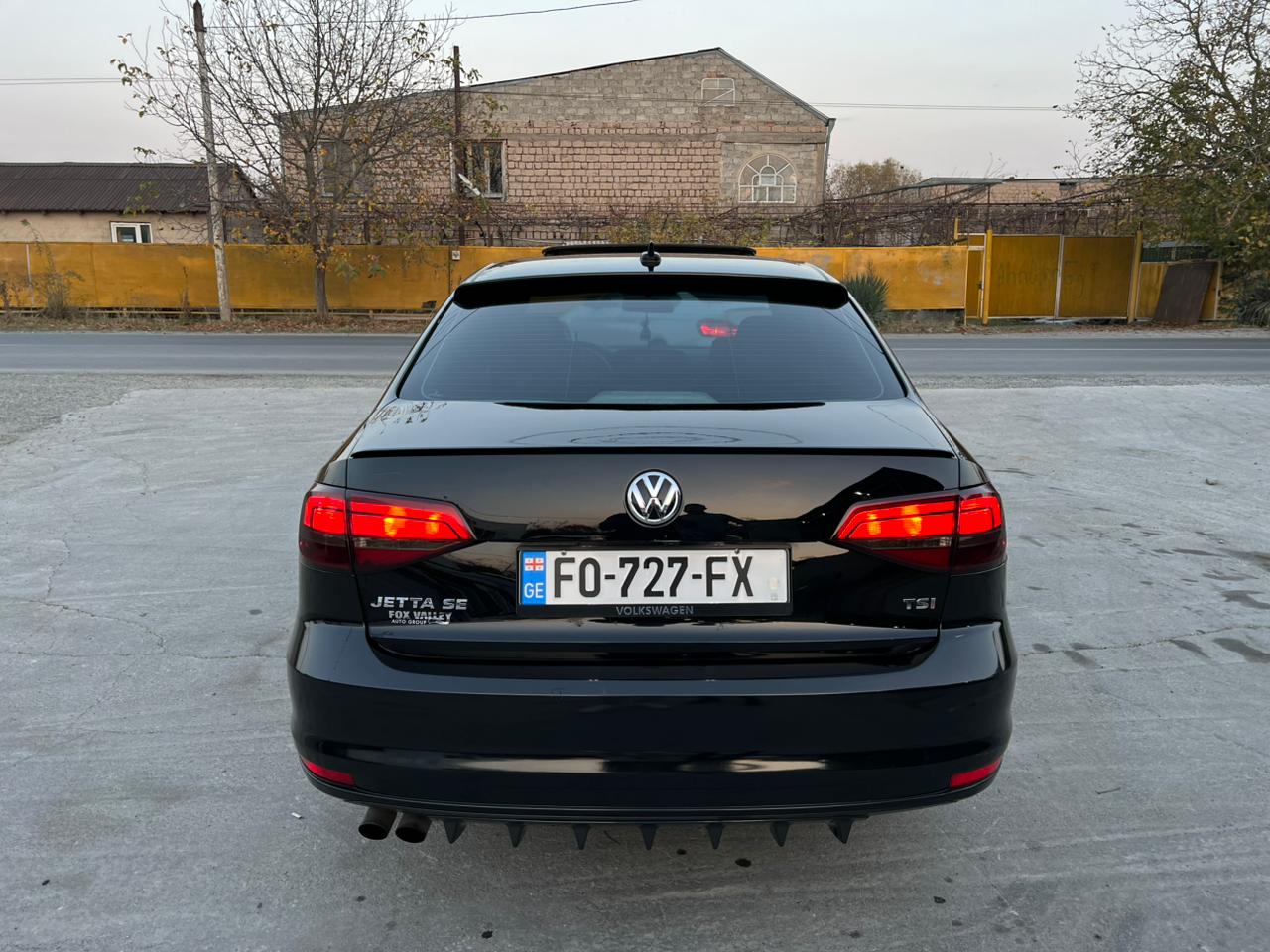 VOLKSWAGEN Jetta