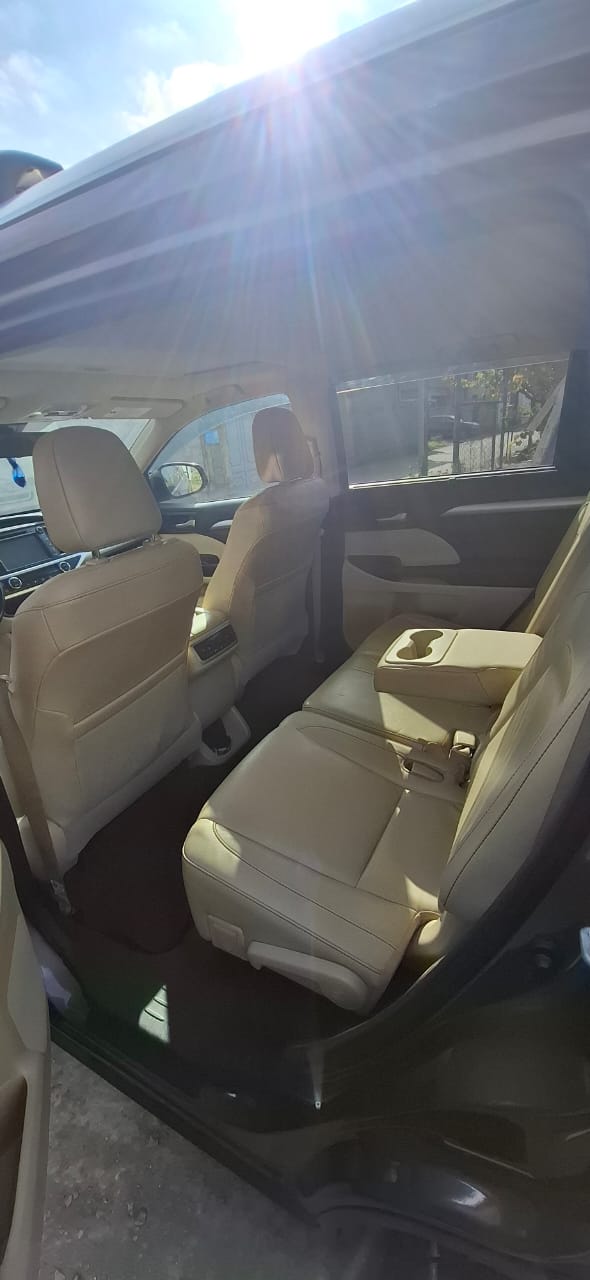 TOYOTA  Highlander
