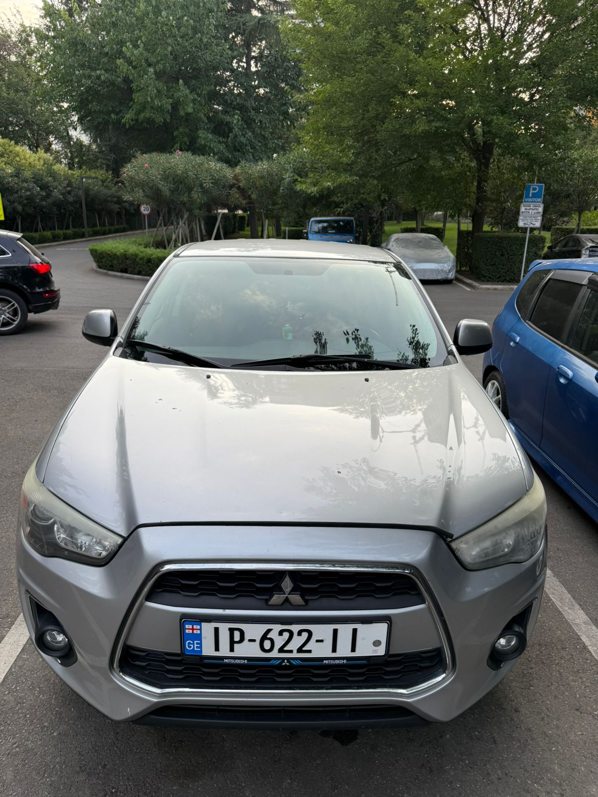 MITSUBISHI Outlander...