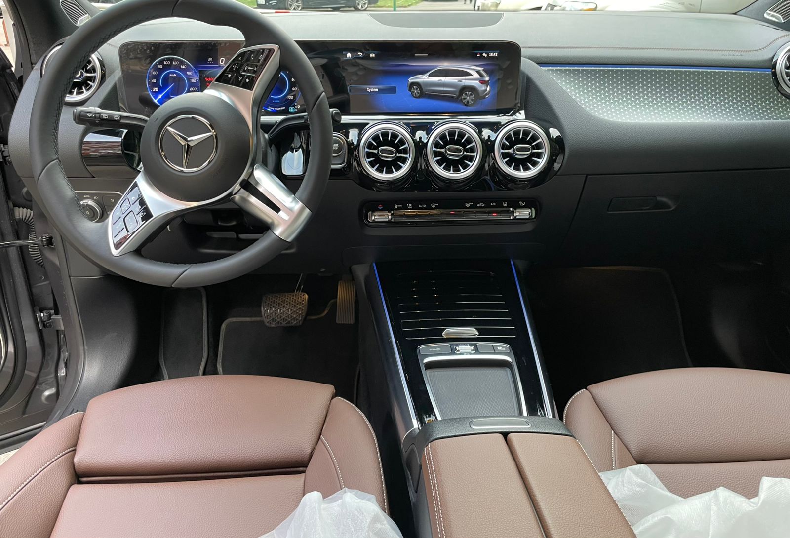 MERCEDES-BENZ EQA 250