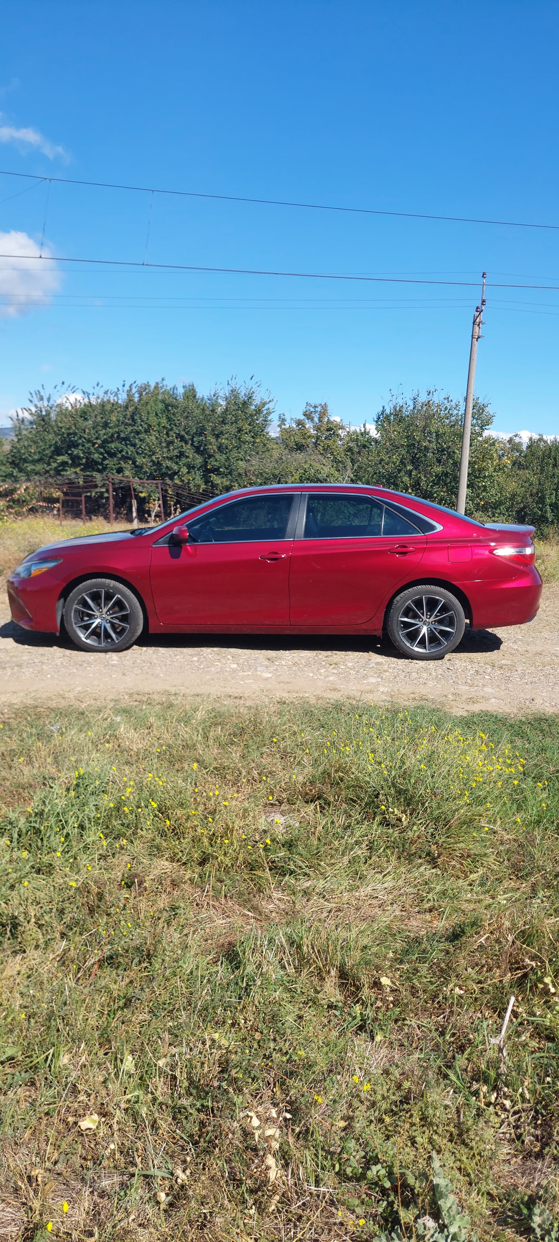 TOYOTA  Camry