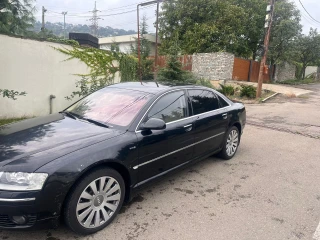 AUDI A8-thumb