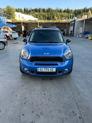 MINI Countryman-thumb