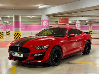 FORD Mustang-thumb
