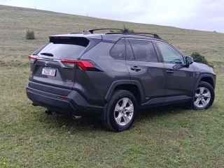 TOYOTA  RAV 4-thumb