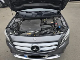 MERCEDES-BENZ GLA 200-thumb