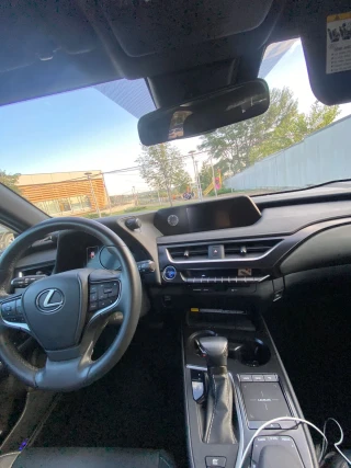 LEXUS UX250h-thumb