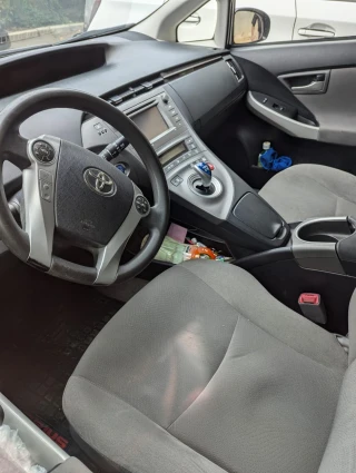 TOYOTA  Prius-thumb