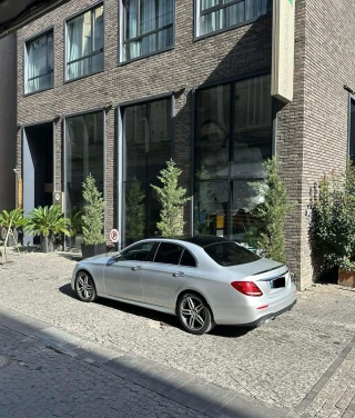 MERCEDES-BENZ E 300-thumb