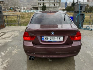 BMW 330-thumb
