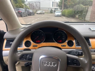 AUDI A8-thumb