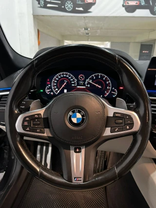 BMW M550-thumb