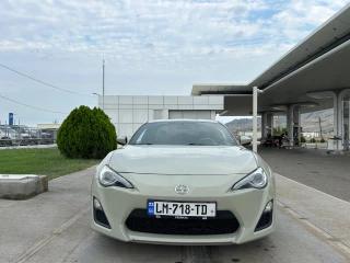 TOYOTA  GT 86-thumb