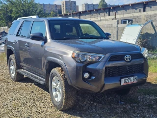 TOYOTA  4Runner-thumb