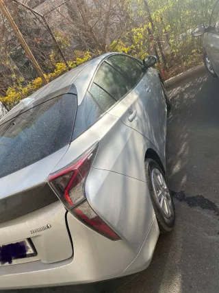TOYOTA  Prius-thumb