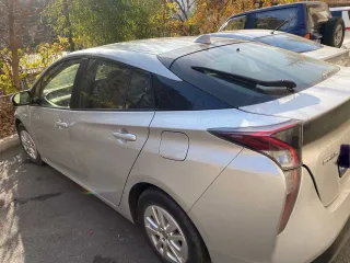 TOYOTA  Prius-thumb