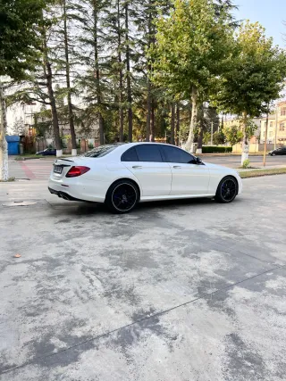 MERCEDES-BENZ E 300-thumb