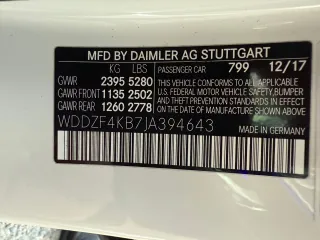 MERCEDES-BENZ E 300-thumb